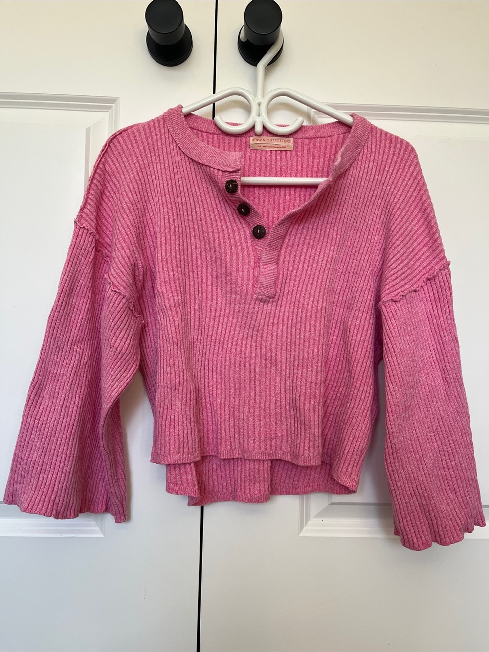 Urban Outfitters Lighweight Ribbed Henley Cropped Bell Sleeve Top - Picture 2 of 7